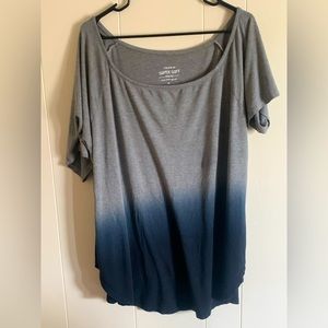 Torrid size 4 Super Soft Knit Tee Grey & Navy Ombré.